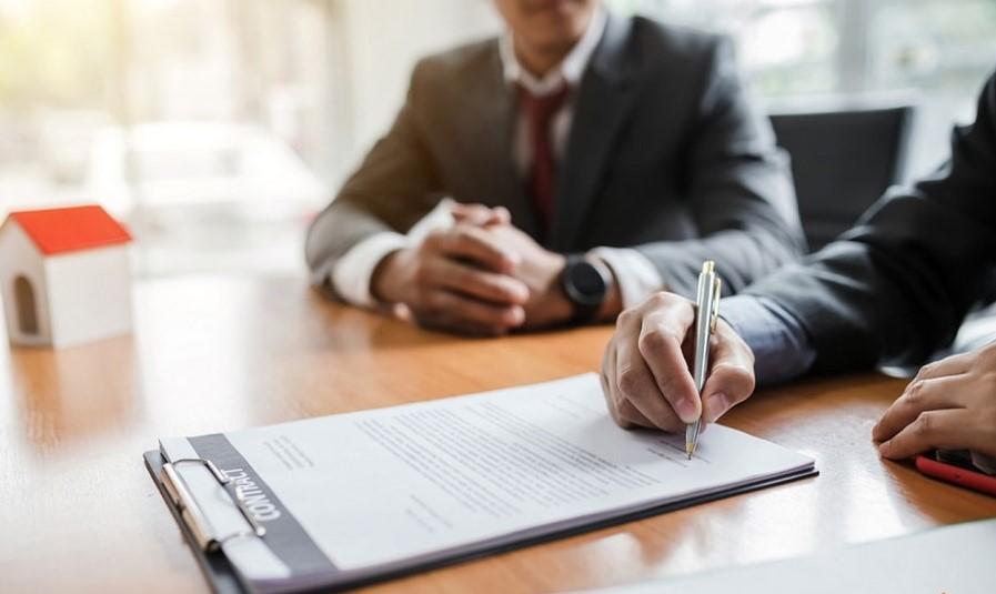 Thuê dịch vụ làm hồ sơ là lựa chọn phù hợp cho những ai không có nhiều thời gian hoặc kiến thức pháp lý hạn chế
